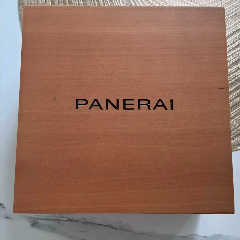 Panerai Luminor 8 Giorni
PAM00915 - Picture 14 of 16